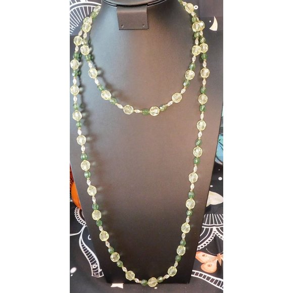 Jewelry - Vintage Green Beaded Necklace
